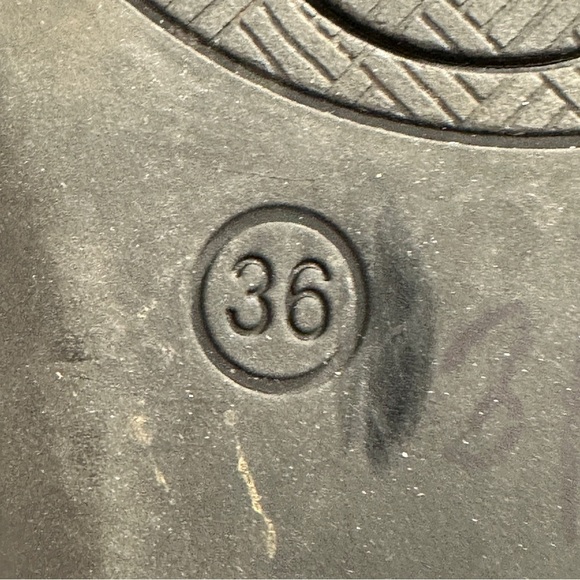 Sz. 36 Dansko Olivia black/gold snake print loafers, comfort, walking, slip-on - Picture 10 of 13